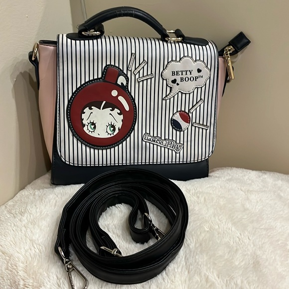 🚫SOLD Betty Boop handbag/crossbody bag 2017 - Picture 1 of 16